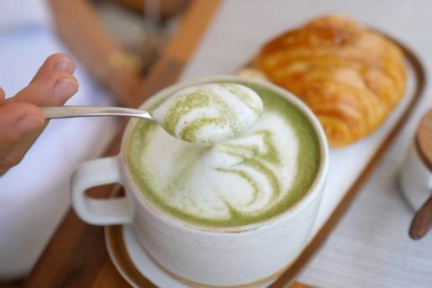 Matcha Latte with Almond Milk